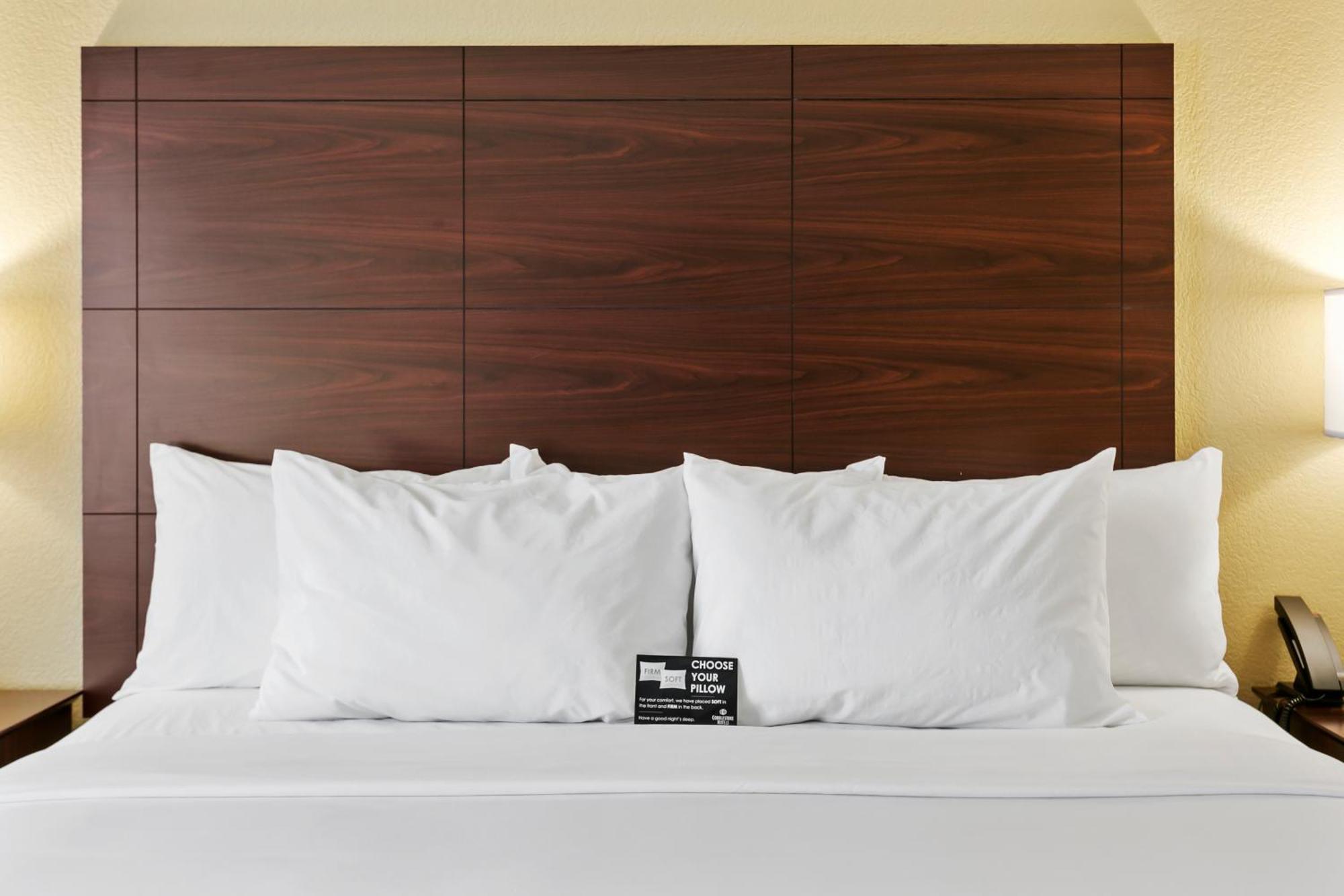 Cobblestone Hotel & Suites - 威肯勃格 外观 照片